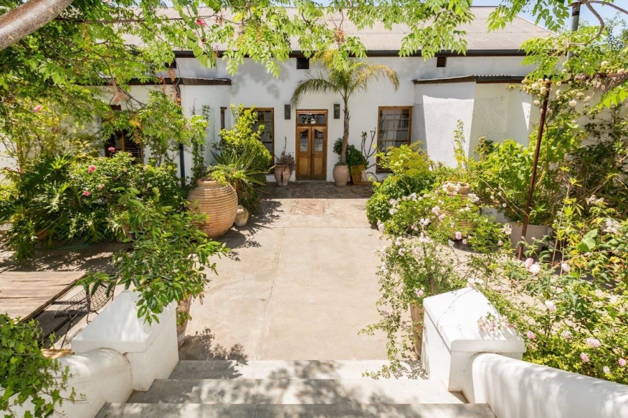 8 Bedroom Property for Sale in Hopefield Western Cape